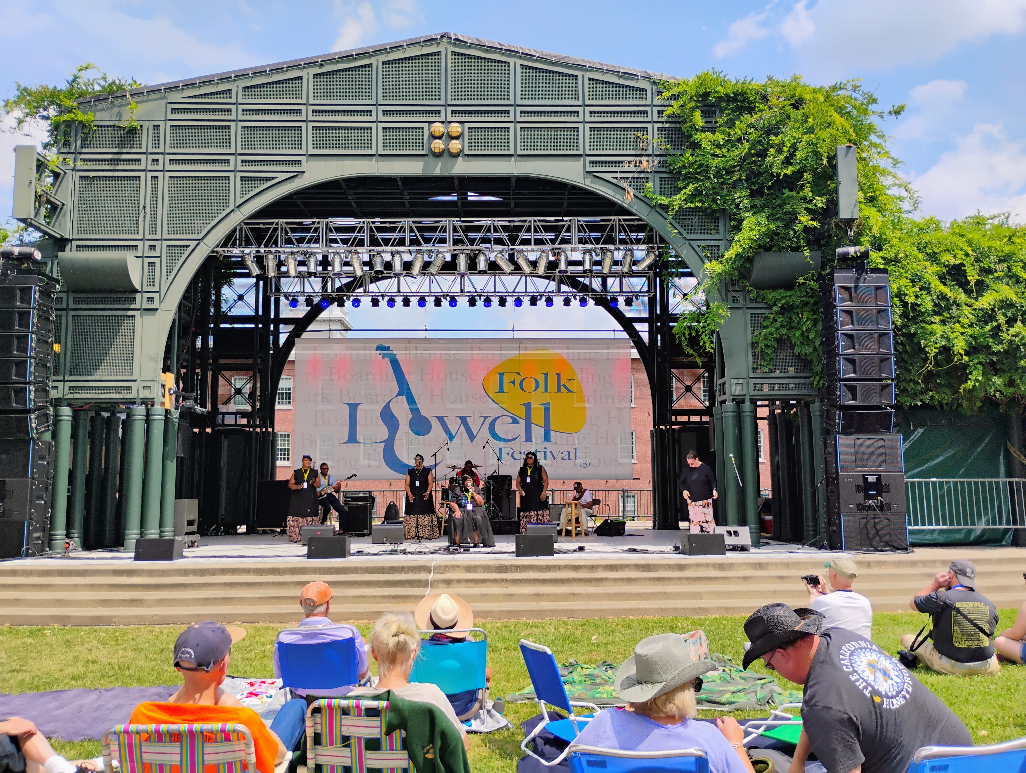 AnnieAndTheCaldwellSingers2024-07-28BoardingHouseParkLowellMA (12).jpg